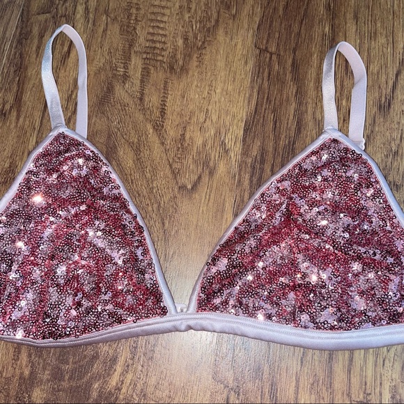 Victoria’s Secret Sequin Triangle Bralette! - Picture 4 of 7